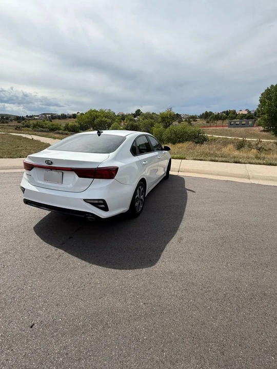 2021 Kia Forte - Image 5 of 11