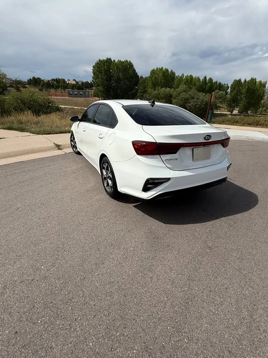 2021 Kia Forte - Image 4 of 11