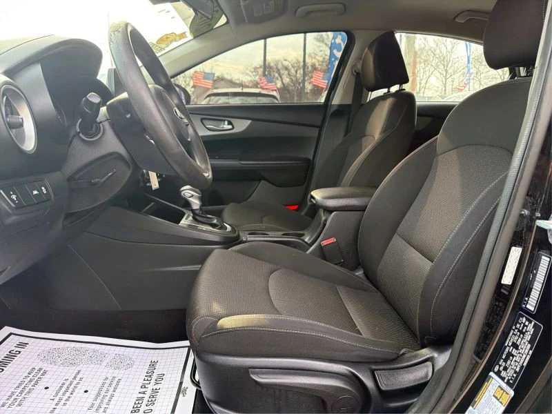 2021 Kia Forte - Image 9 of 12