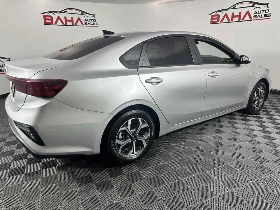 2021 Kia Forte - Image 10 of 21