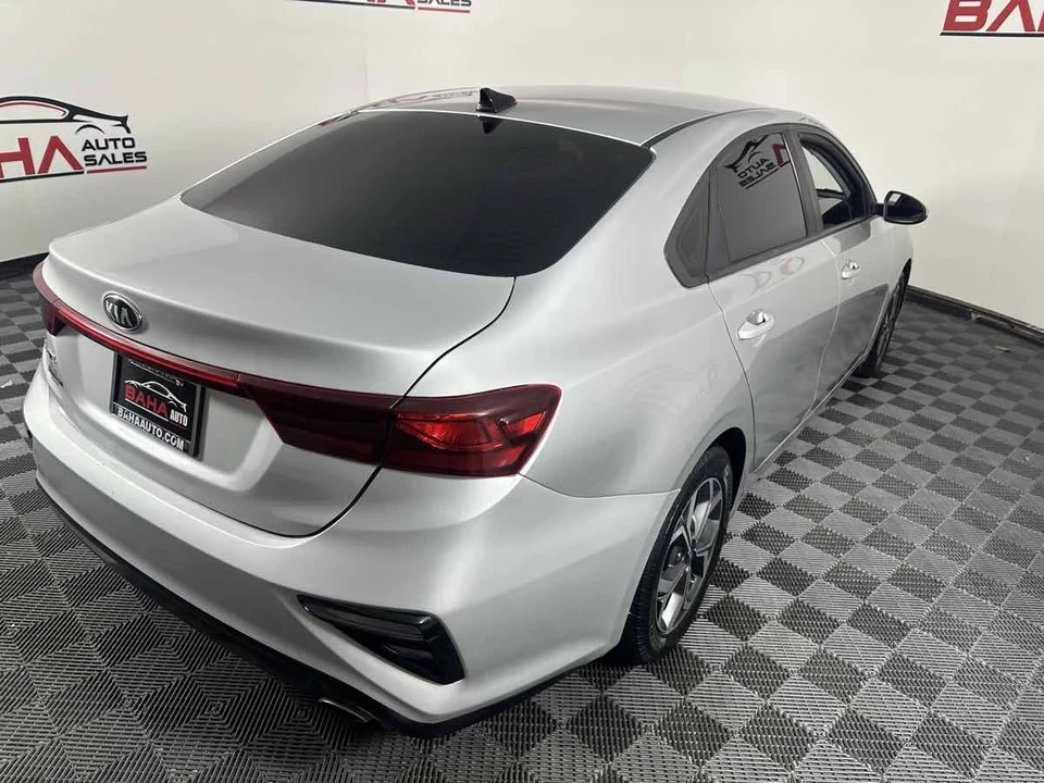 2021 Kia Forte - Image 9 of 21