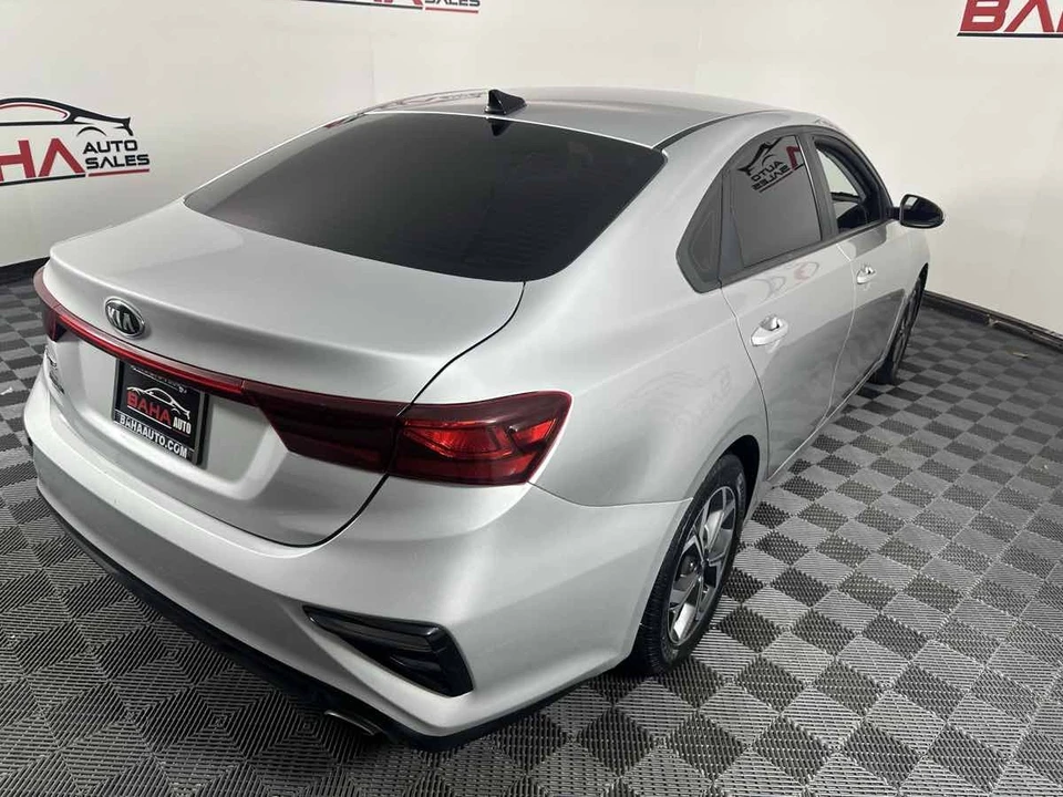 2021 Kia Forte - Image 9 of 21