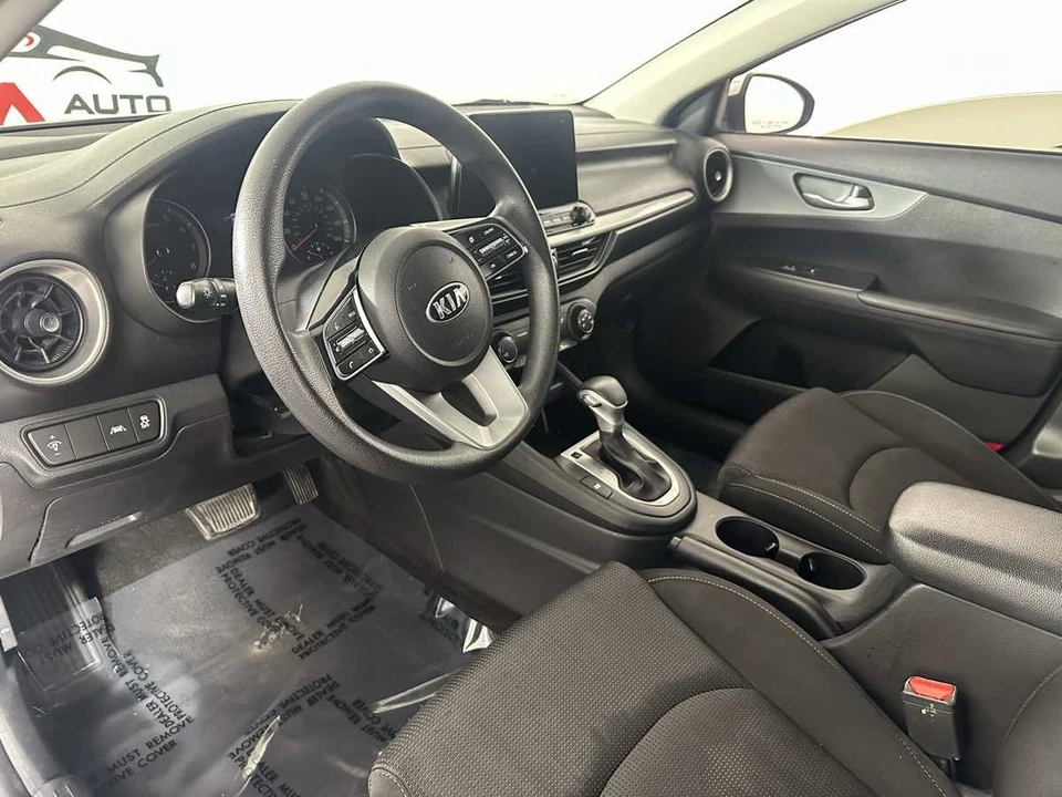 2021 Kia Forte - Image 16 of 21