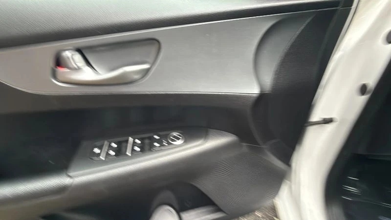 2021 Kia Forte - Image 10 of 12