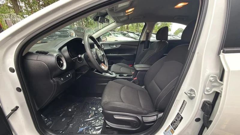 2021 Kia Forte - Image 11 of 12