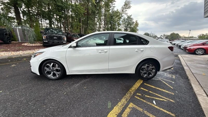 2021 Kia Forte - Image 3 of 12
