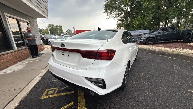 2021 Kia Forte - Image 6 of 12