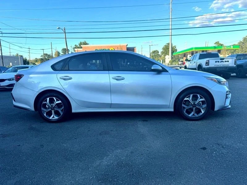 2021 Kia Forte - Image 8 of 12