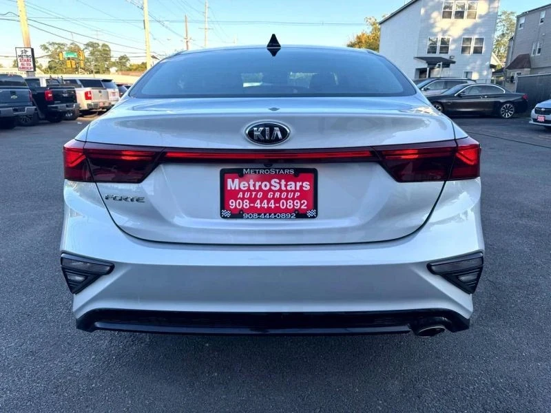 2021 Kia Forte - Image 6 of 12
