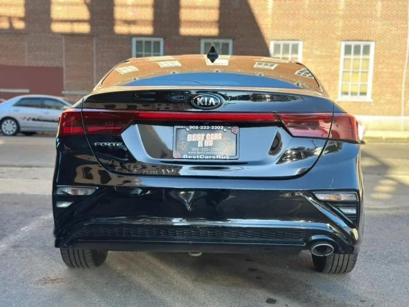 2021 Kia Forte - Image 5 of 12