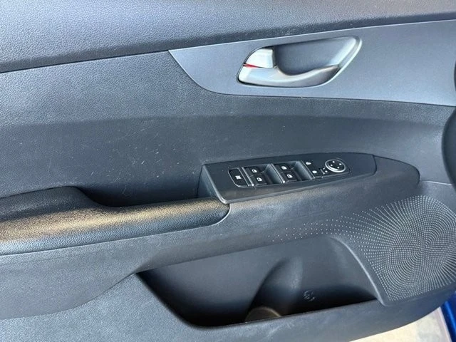 2021 Kia Forte - Image 15 of 21
