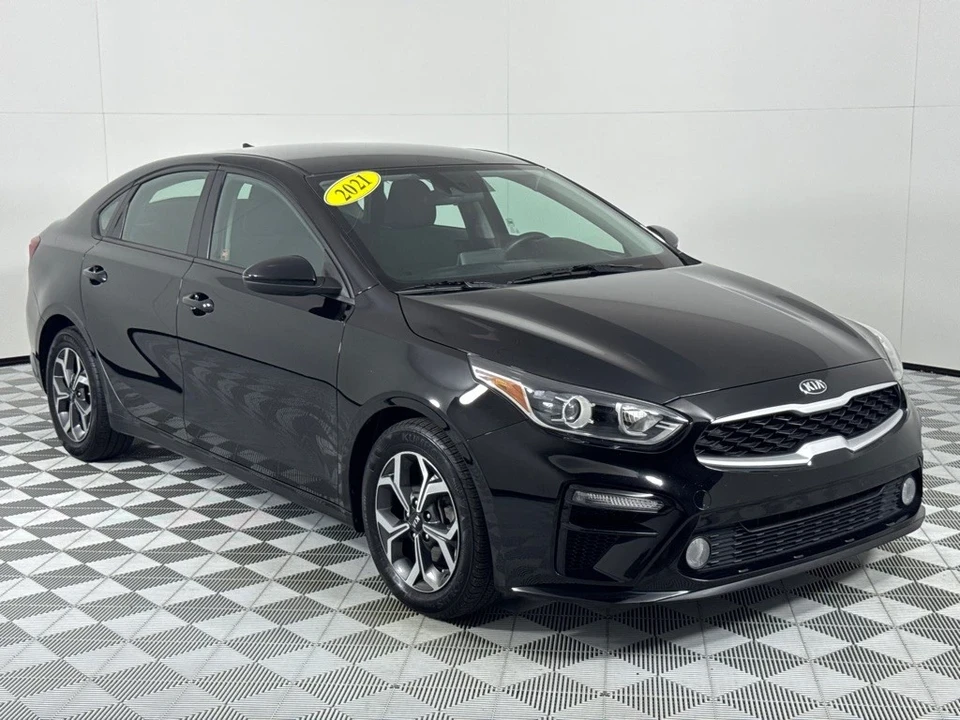 2021 Kia Forte - Image 3 of 12