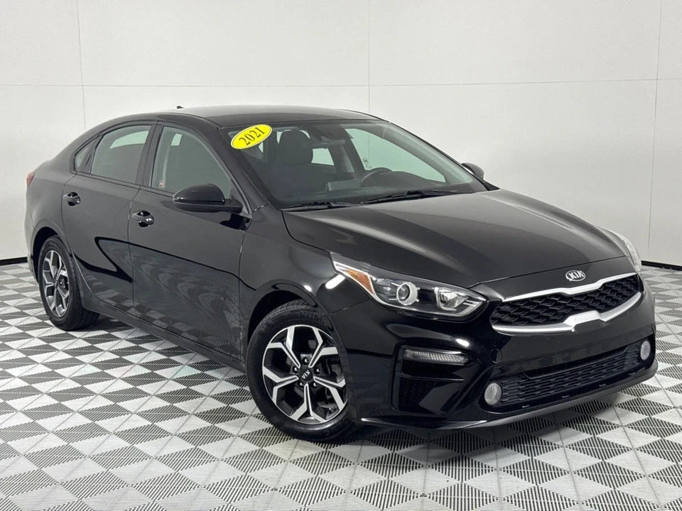 2021 Kia Forte - Image 2 of 12