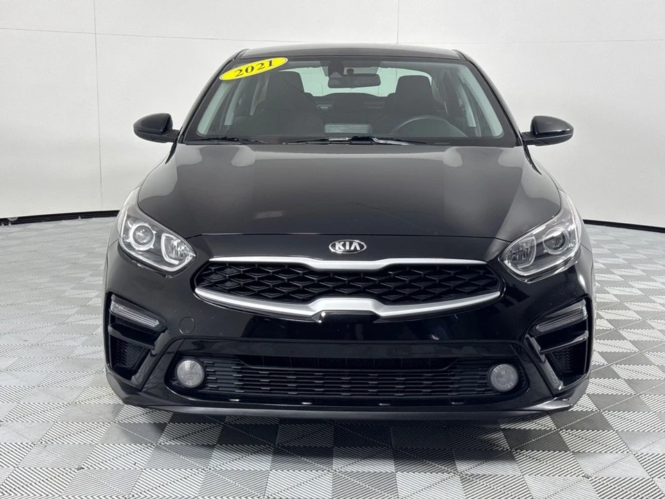 2021 Kia Forte - Image 9 of 12