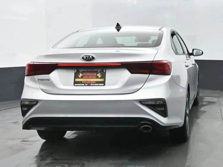 2021 Kia Forte - Image 8 of 12