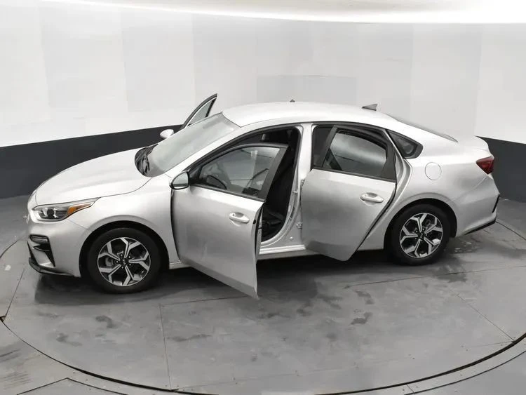 2021 Kia Forte - Image 7 of 12
