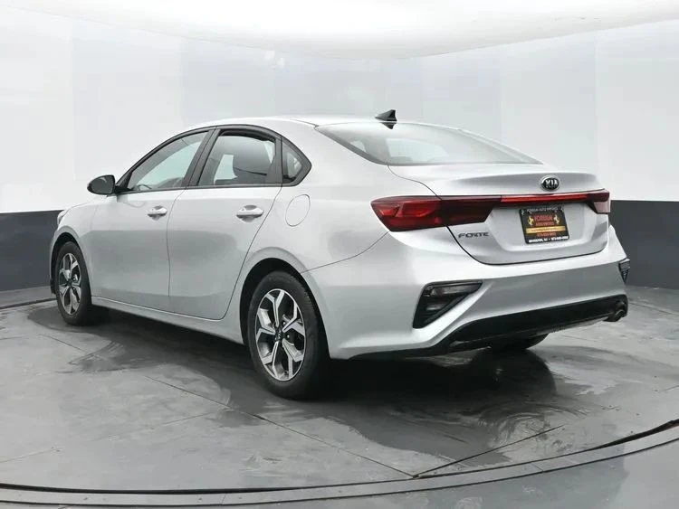 2021 Kia Forte - Image 9 of 12