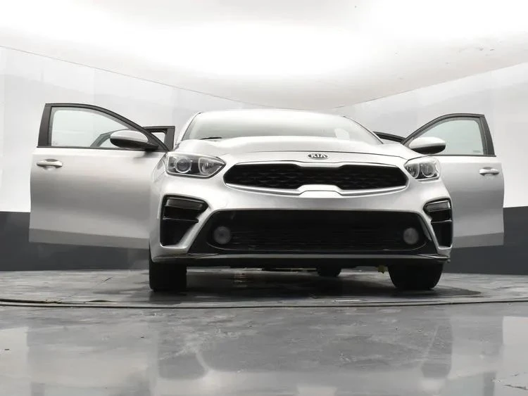 2021 Kia Forte - Image 11 of 12
