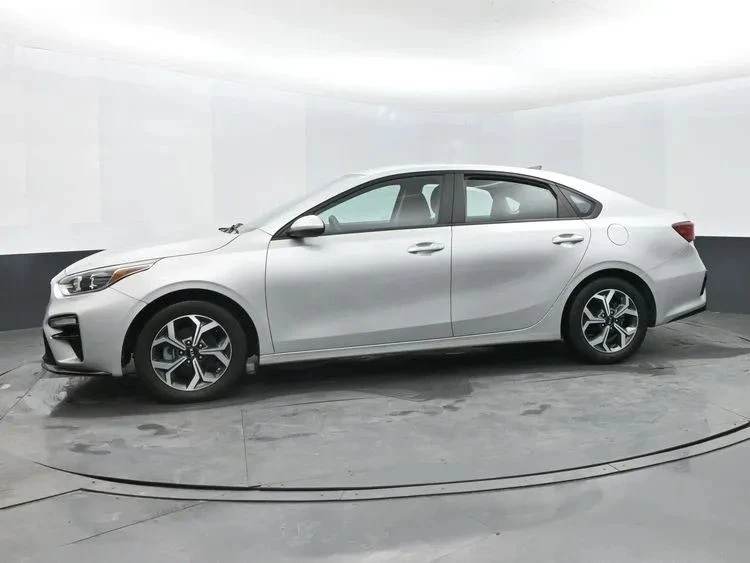 2021 Kia Forte - Image 5 of 12