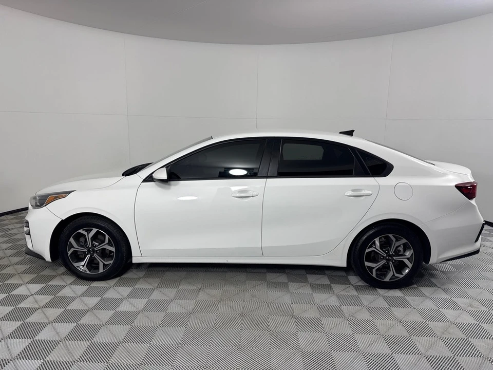 2021 Kia Forte - Image 8 of 12
