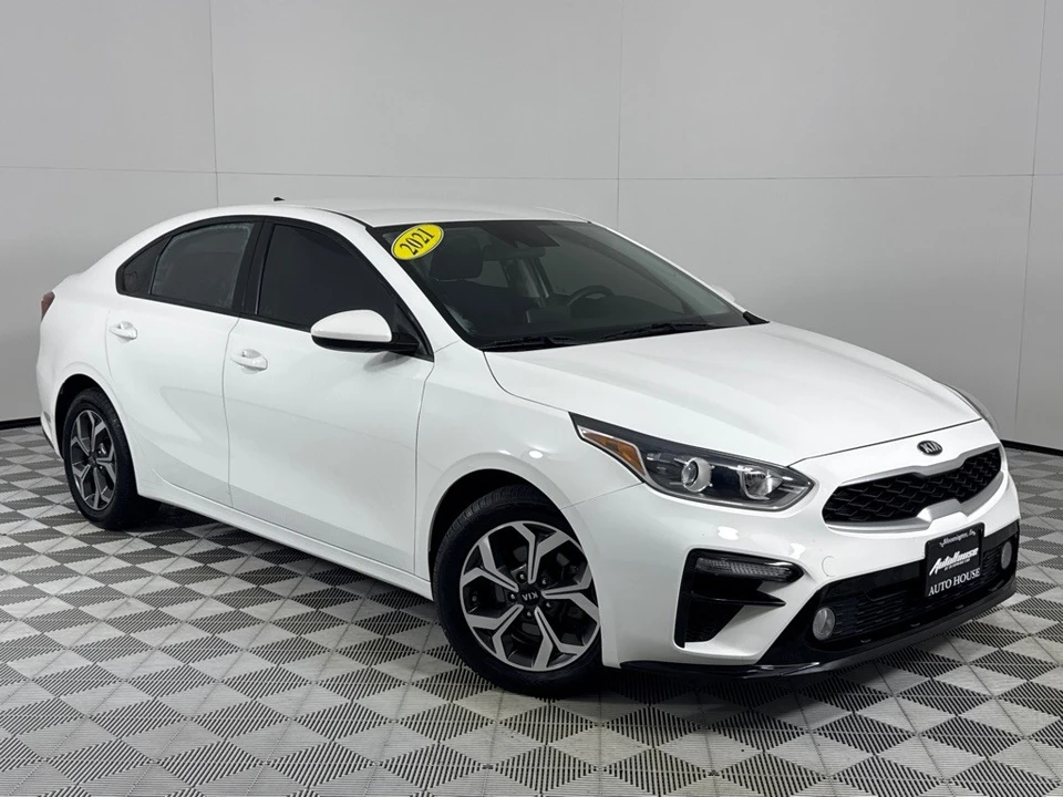 2021 Kia Forte - Image 2 of 12