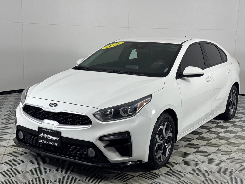 2021 Kia Forte - Image 10 of 12