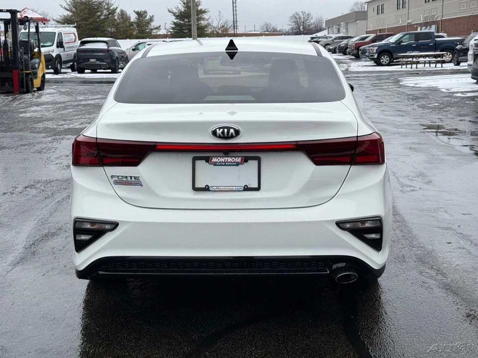 2021 Kia Forte - Image 4 of 12