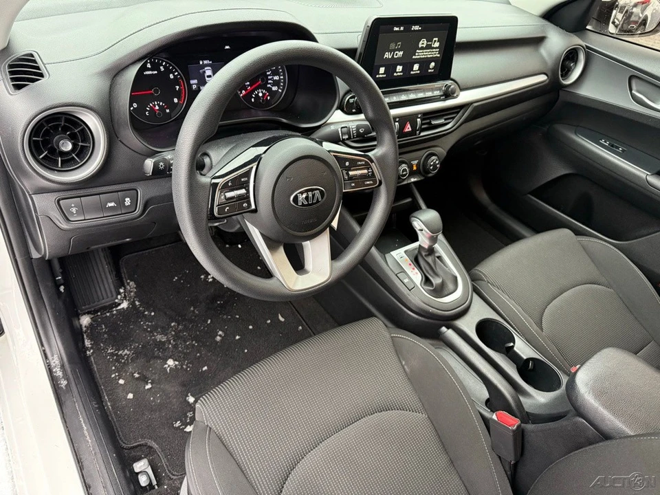 2021 Kia Forte - Image 11 of 12