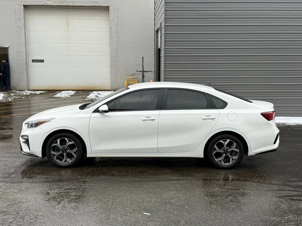 2021 Kia Forte - Image 6 of 12
