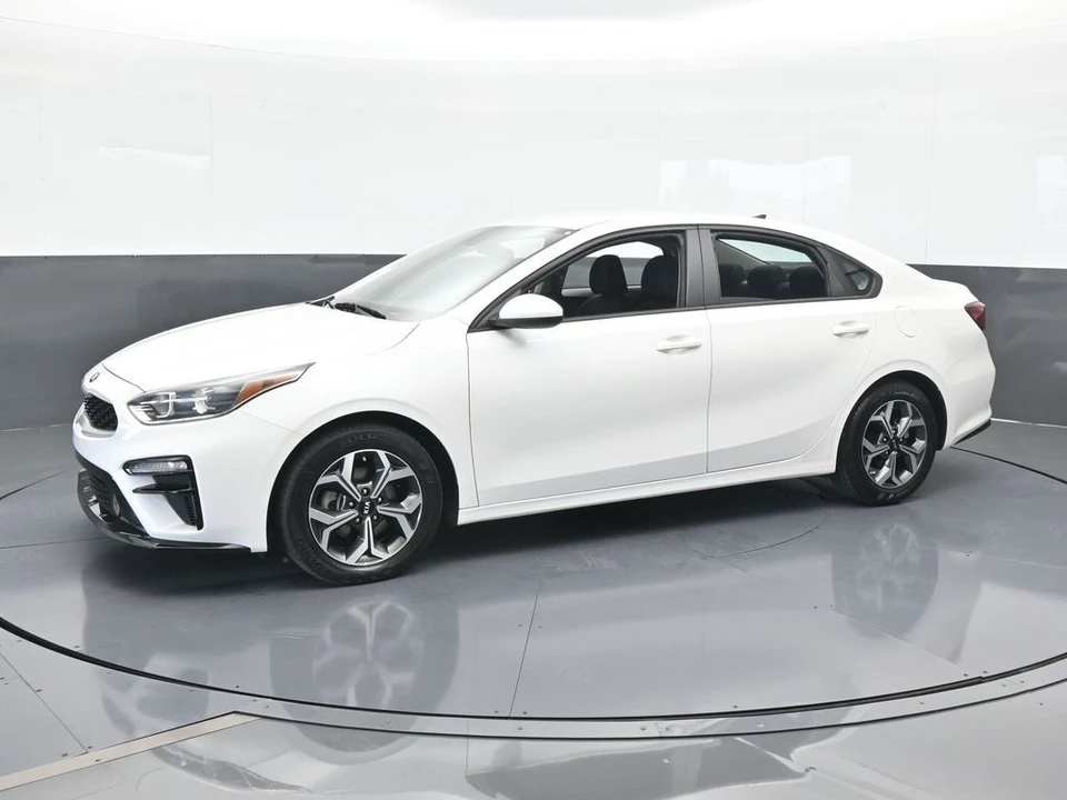 2021 Kia Forte - Image 2 of 12
