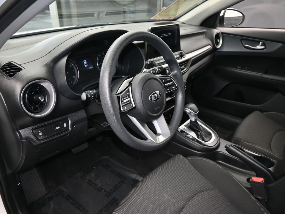 2021 Kia Forte - Image 10 of 12