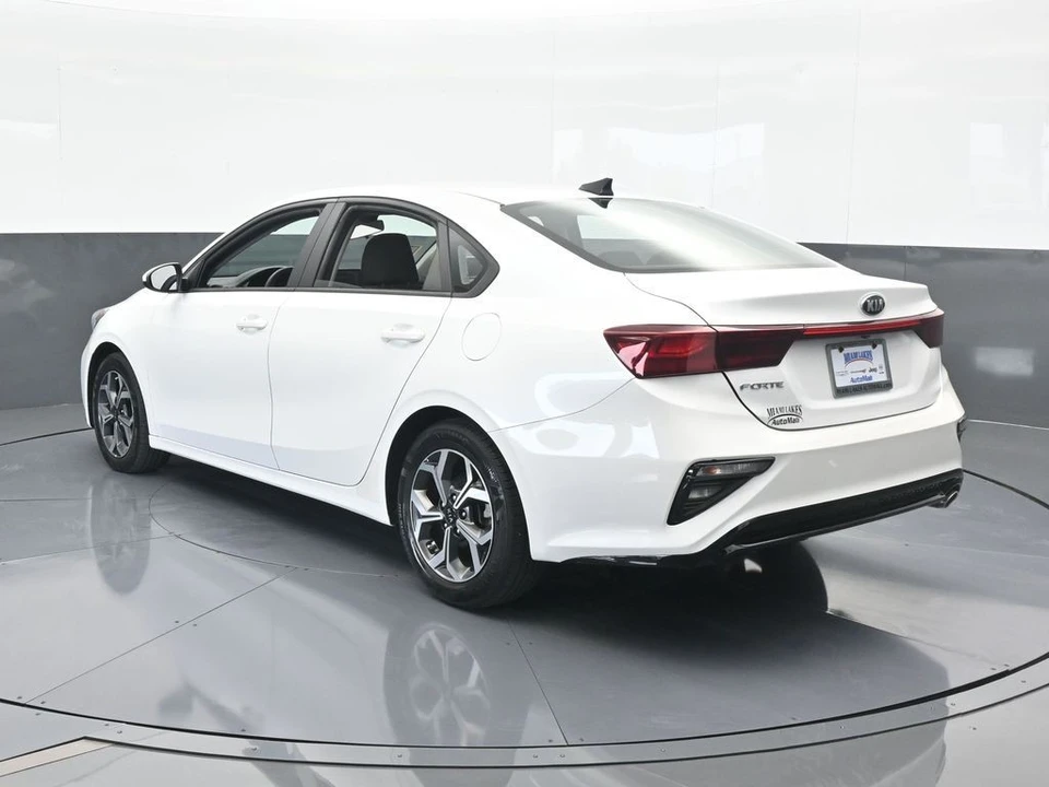 2021 Kia Forte - Image 4 of 12