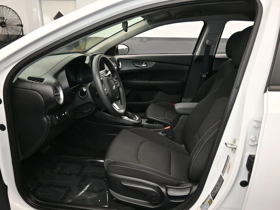 2021 Kia Forte - Image 11 of 12