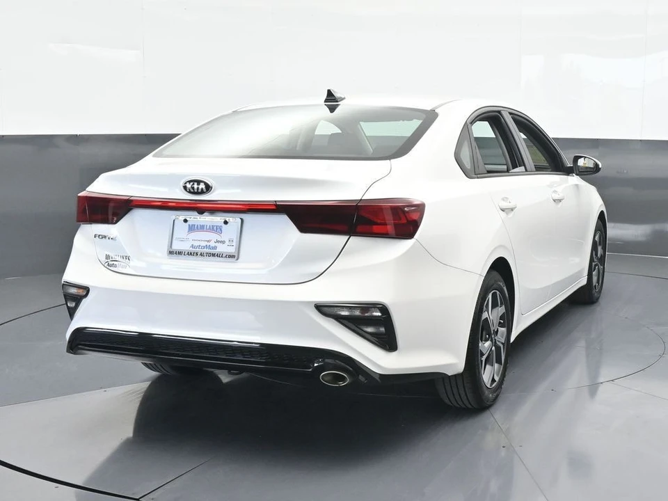 2021 Kia Forte - Image 5 of 12