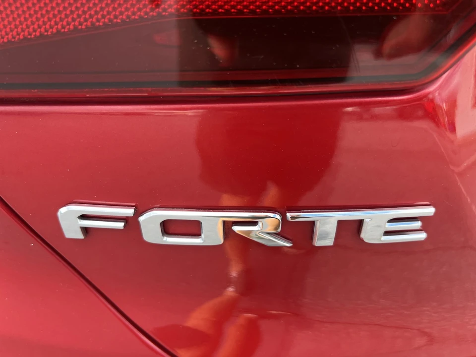 2021 Kia Forte - Image 7 of 12