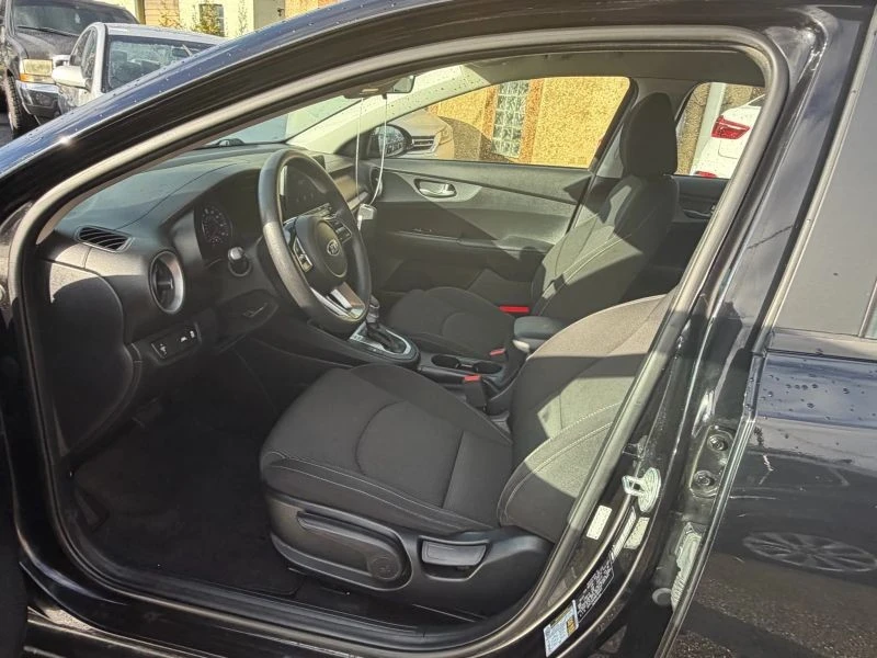 2021 Kia Forte - Image 10 of 12