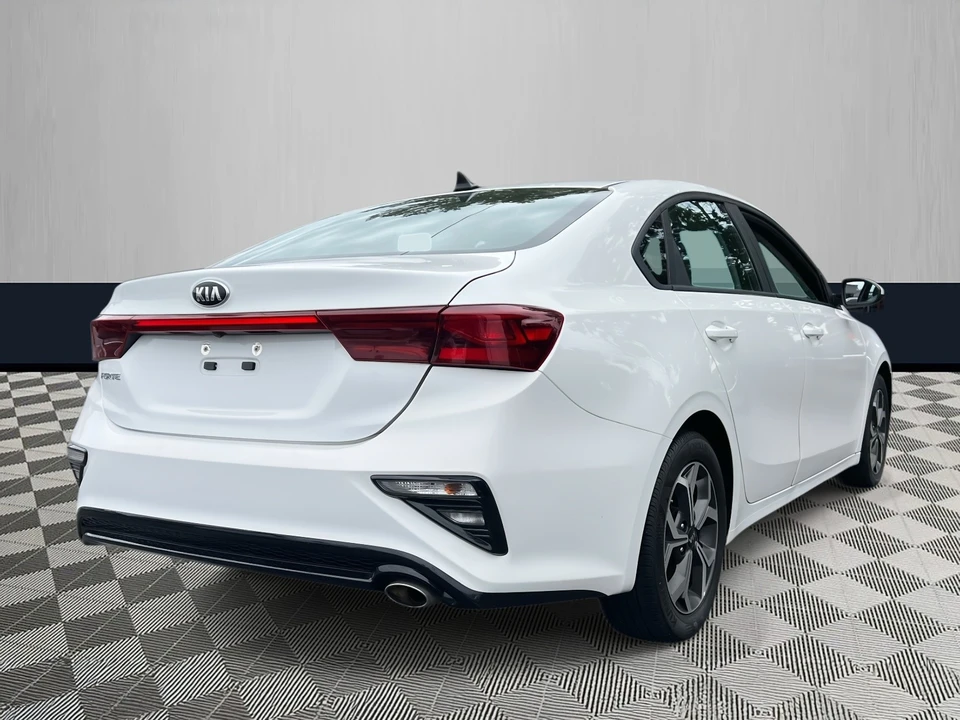 2021 Kia Forte - Image 4 of 21