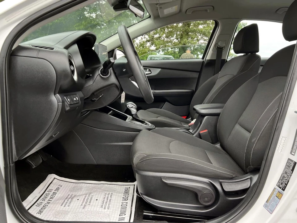 2021 Kia Forte - Image 8 of 21