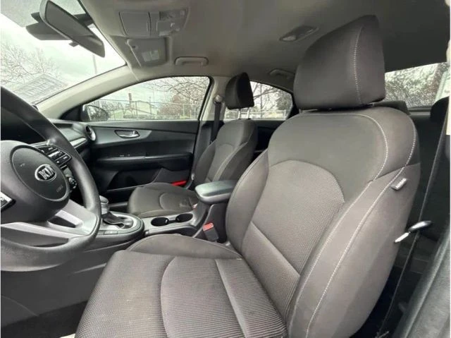 2021 Kia Forte - Image 9 of 10