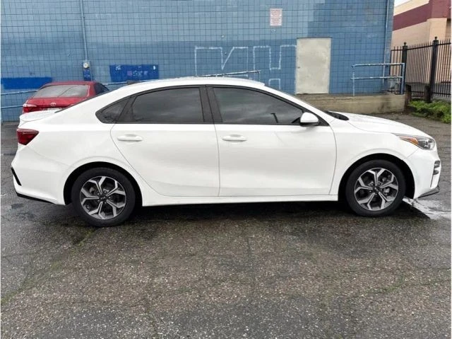 2021 Kia Forte - Image 2 of 10