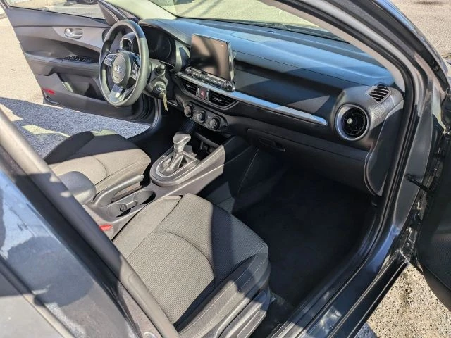 2021 Kia Forte - Image 17 of 19