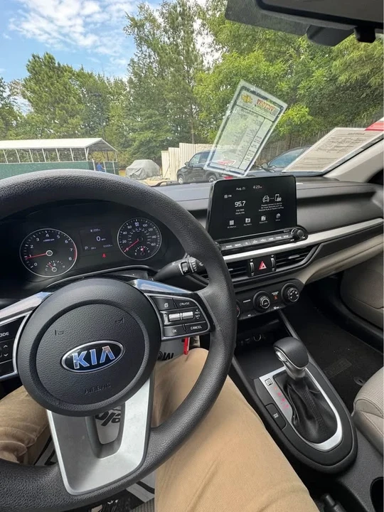 2021 Kia Forte - Image 7 of 8
