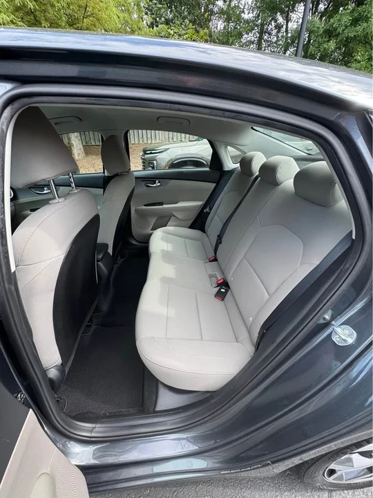 2021 Kia Forte - Image 5 of 8