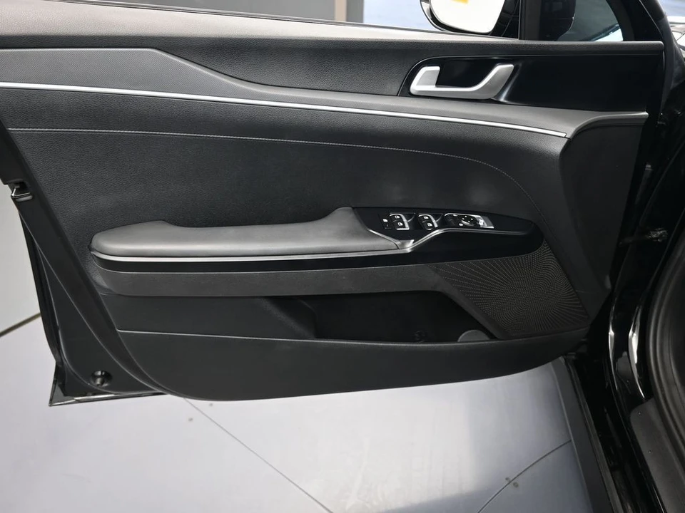 2021 Kia Optima/K5 - Image 11 of 12