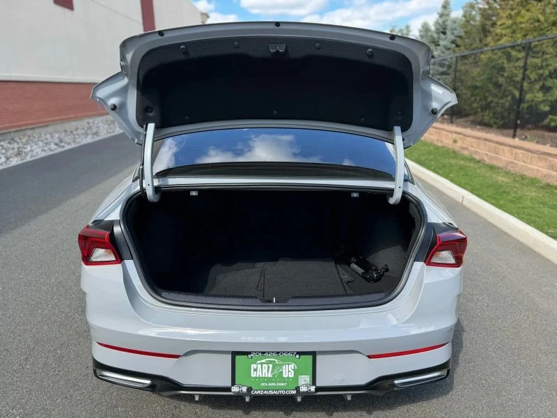 2021 Kia Optima/K5 - Image 9 of 12