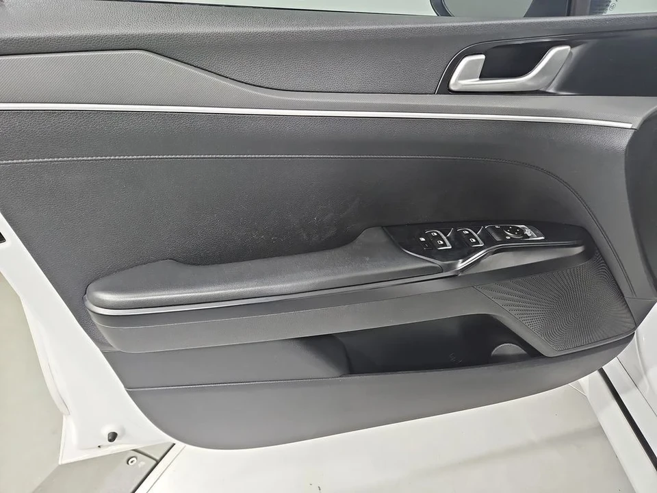 2021 Kia Optima/K5 - Image 11 of 12