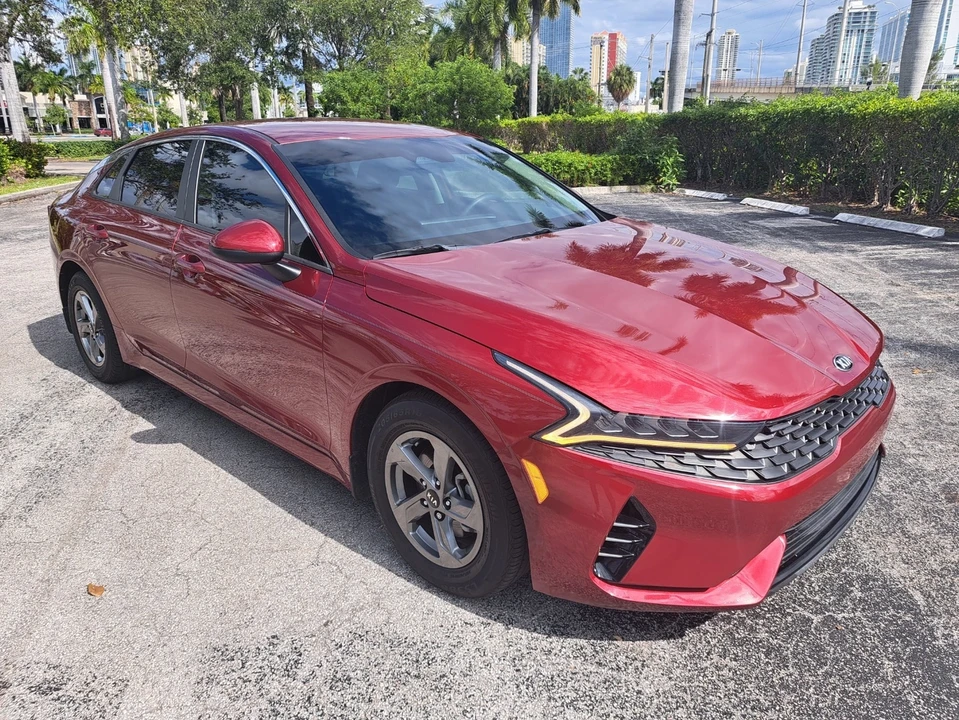 2021 Kia K900 - Image 3 of 21