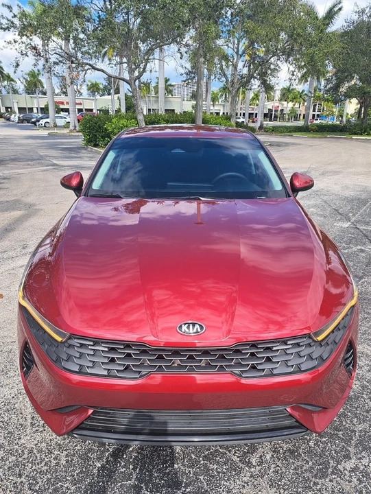 2021 Kia K900 - Image 2 of 21