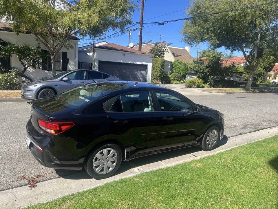 2021 Kia Rio - Image 3 of 8