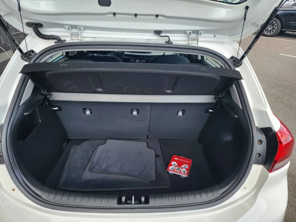 2021 Kia Rio - Image 6 of 10